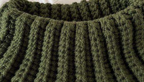 Close-up of back-loop ribbed texture on a crochet neck warmer